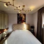 Golden Nest B25 Hotel