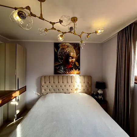 Golden Nest B25 فندق