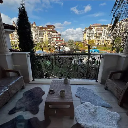 Golden Nest B25 فندق نيسيبار