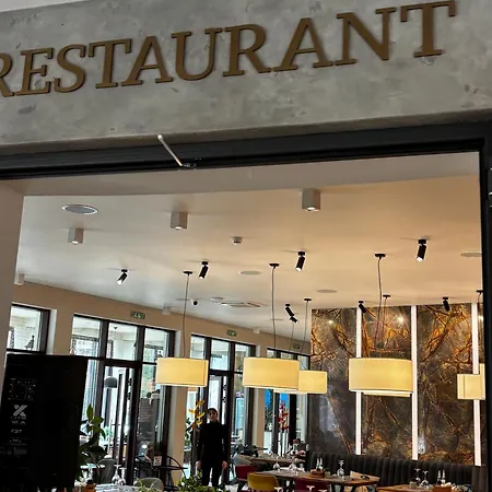 Golden Nest B25 فندق
